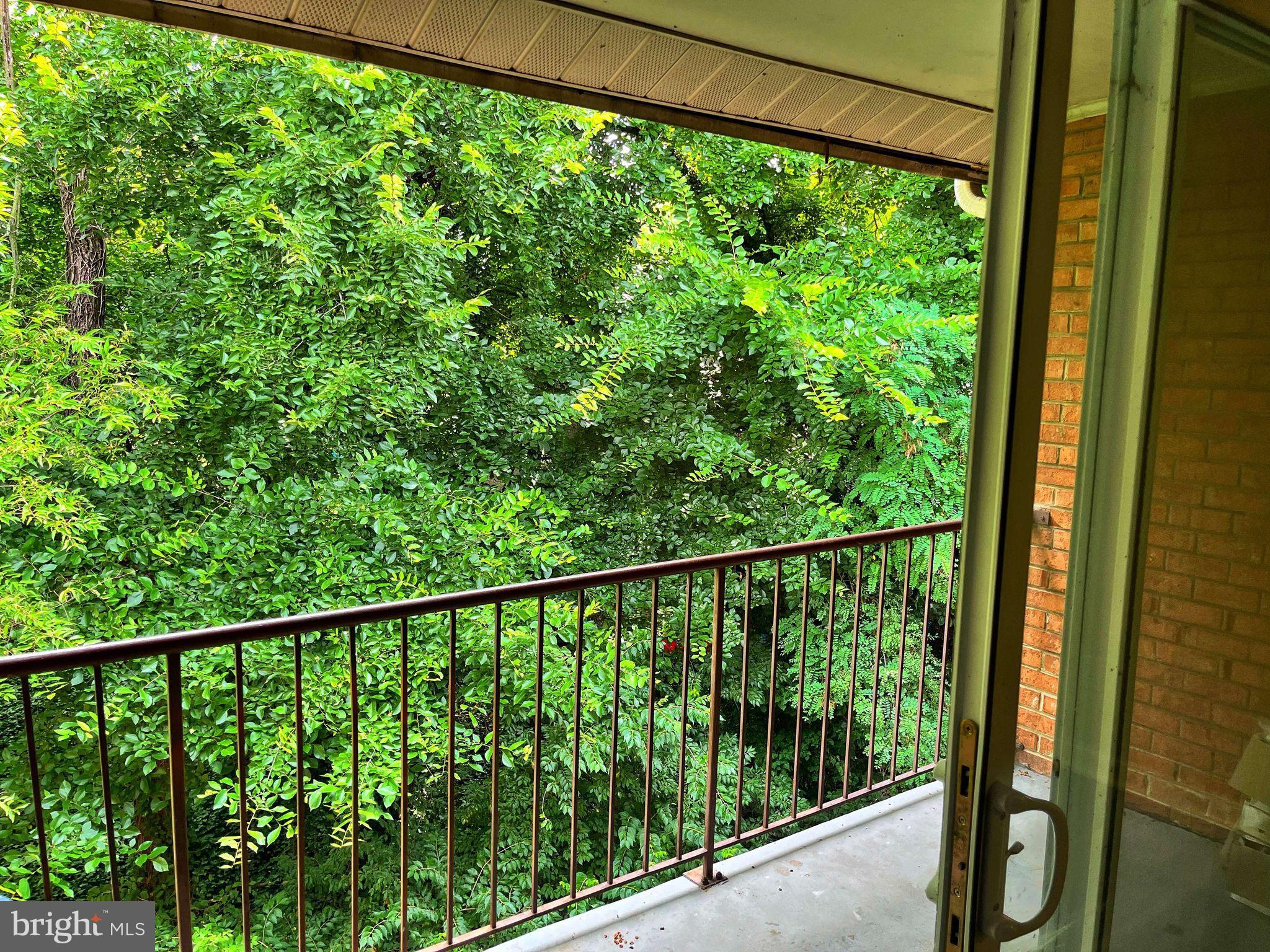 2656 BOWEN ROAD SE 402