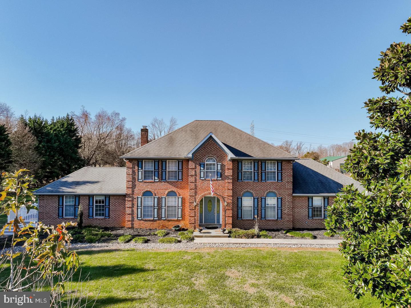 WOODMORE MEADOWS - Residential