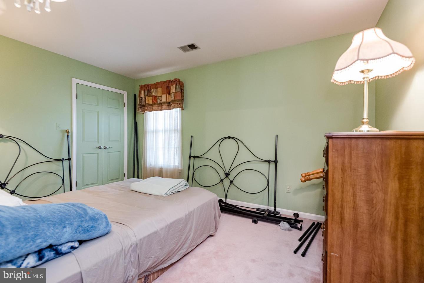 WOODMORE MEADOWS - Residential