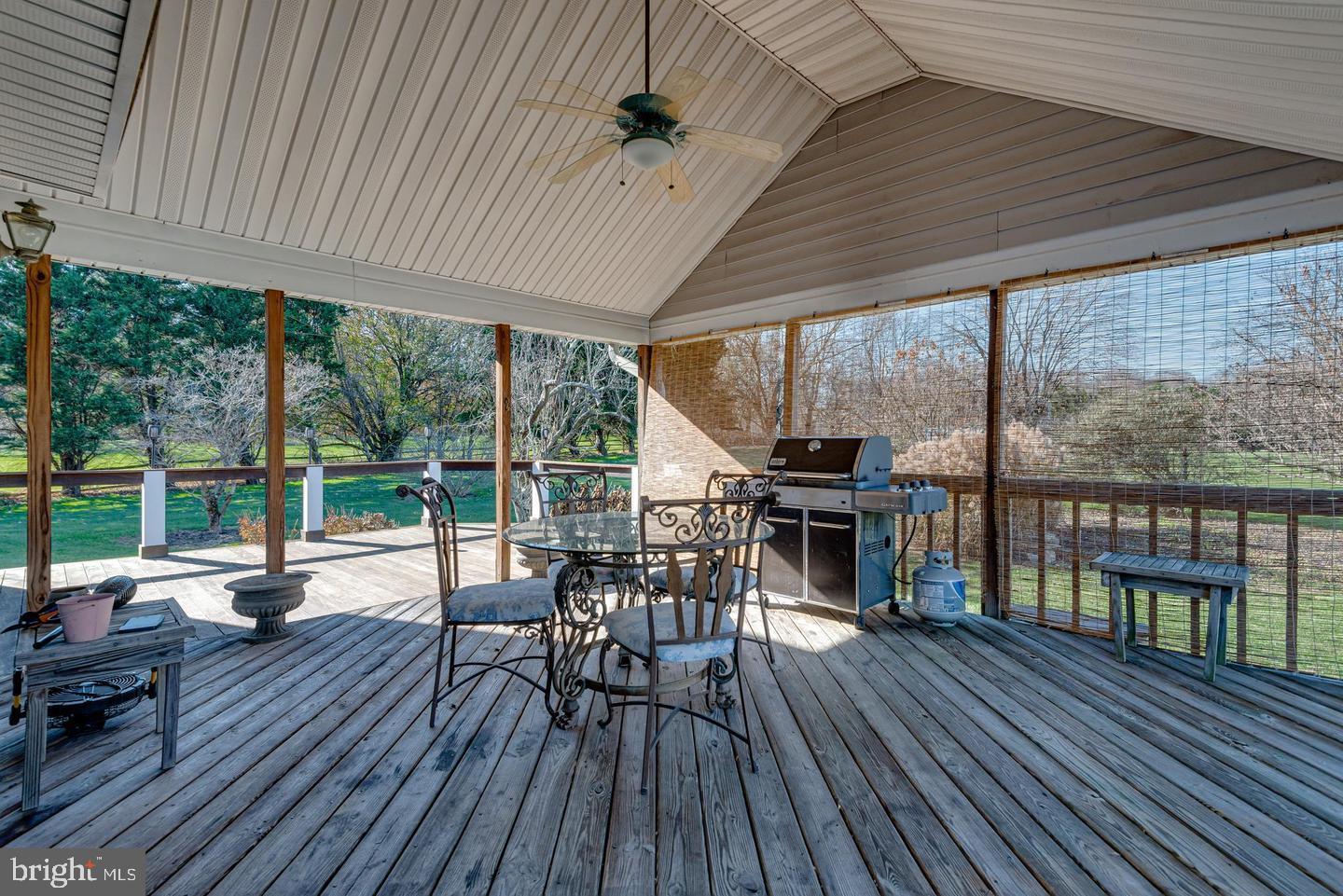 WOODMORE MEADOWS - Residential