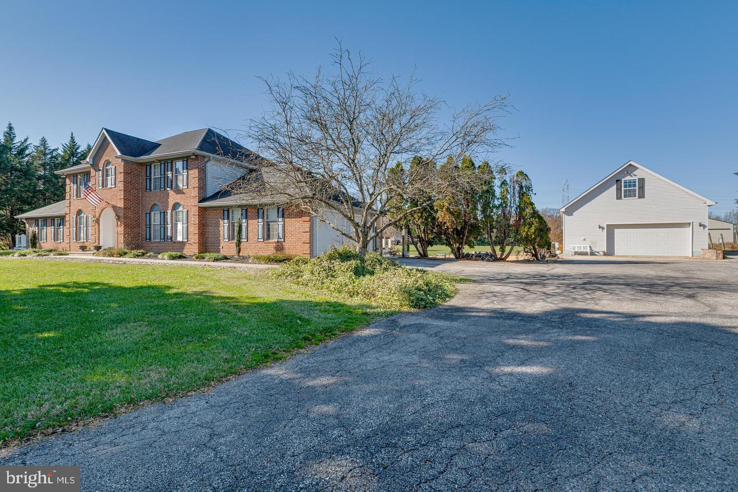 WOODMORE MEADOWS - Residential