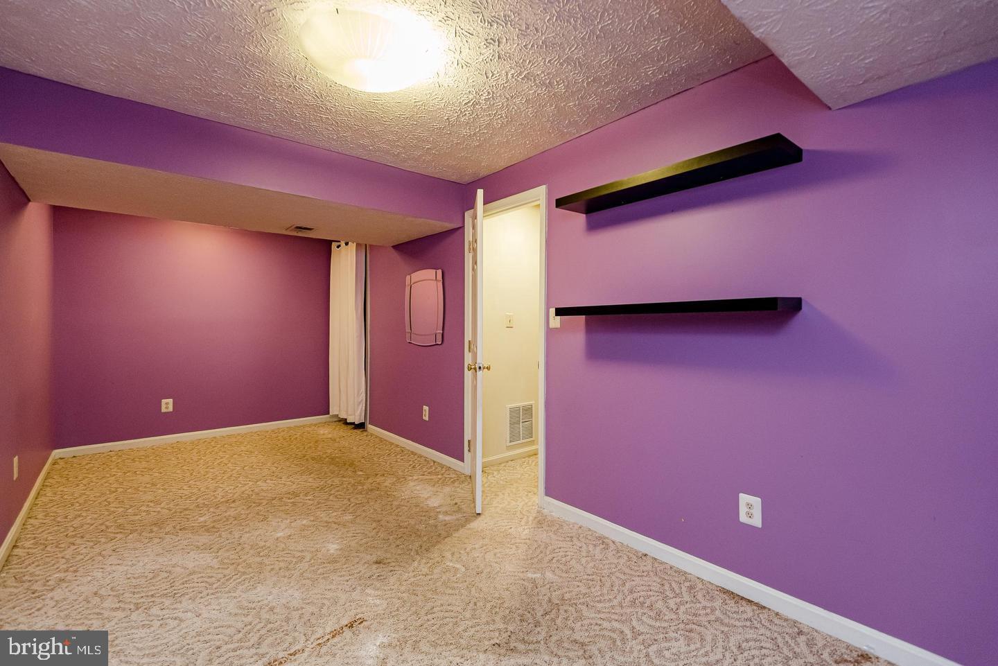 WOODMORE MEADOWS - Residential