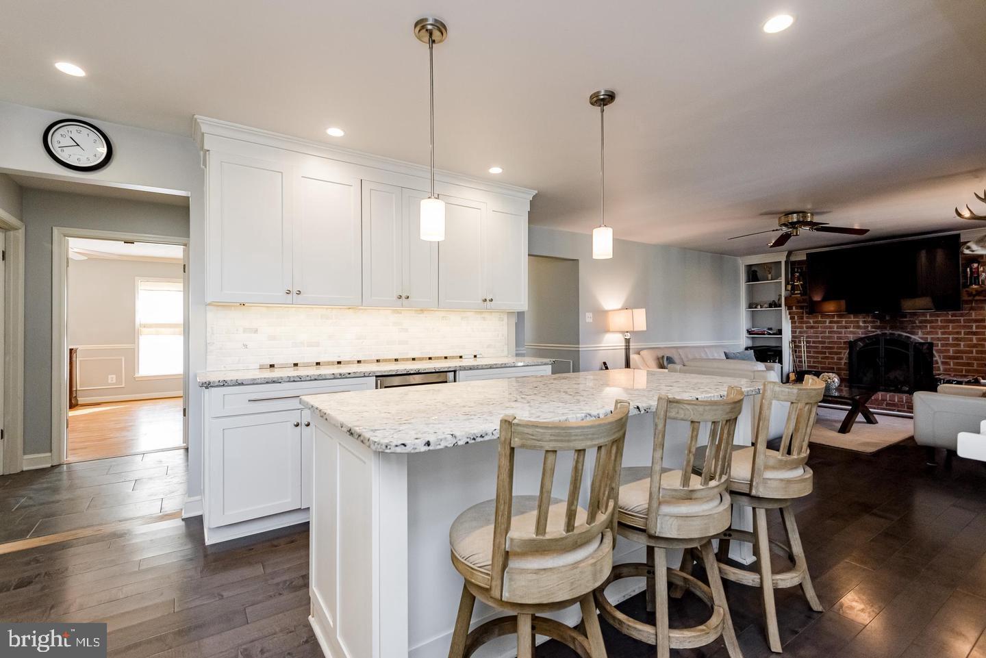 WOODMORE MEADOWS - Residential