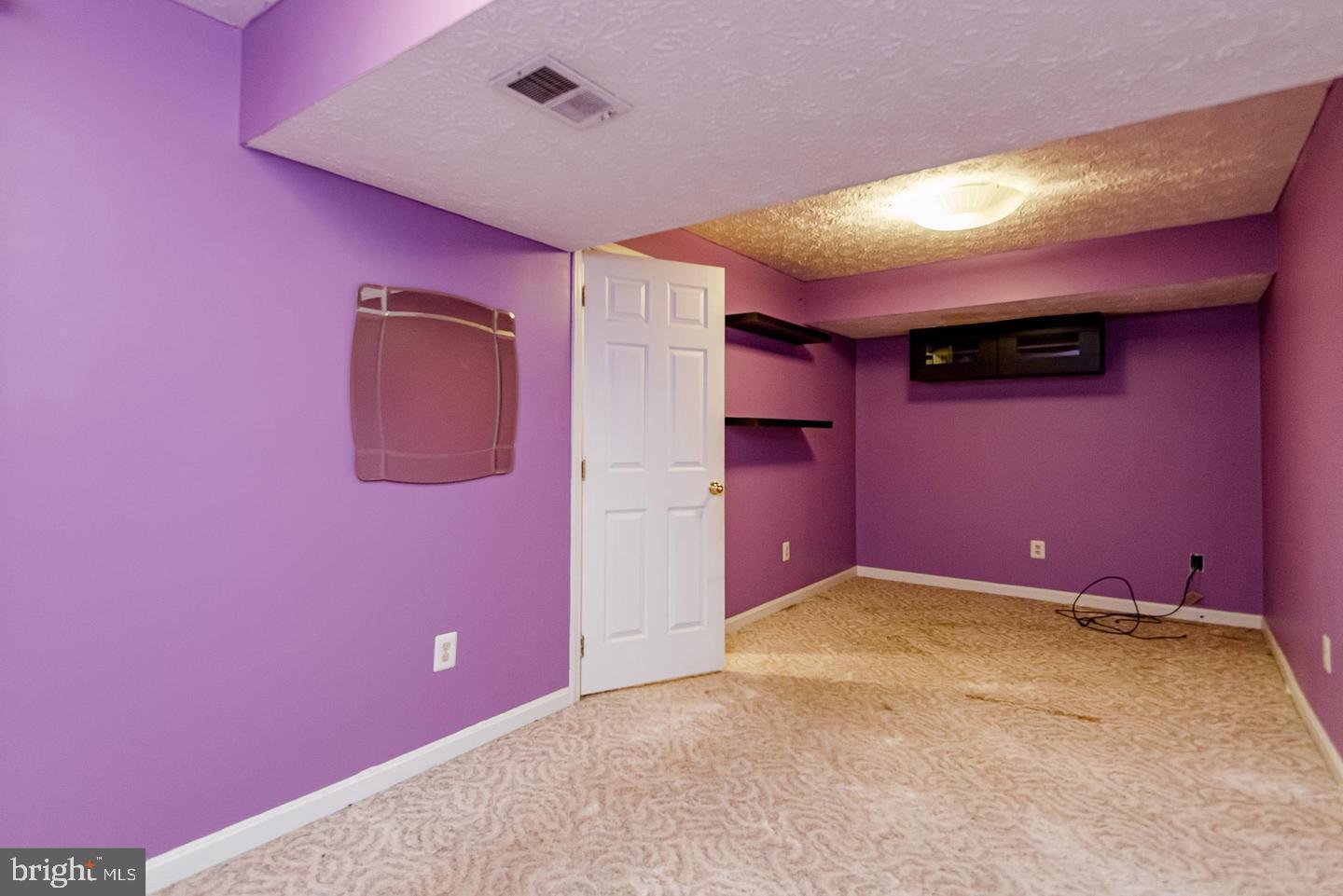 WOODMORE MEADOWS - Residential