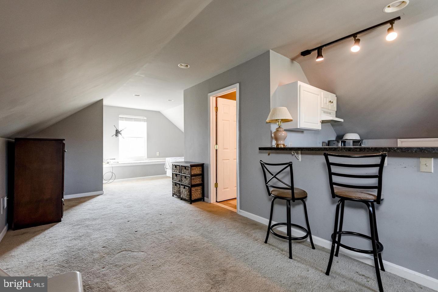 WOODMORE MEADOWS - Residential