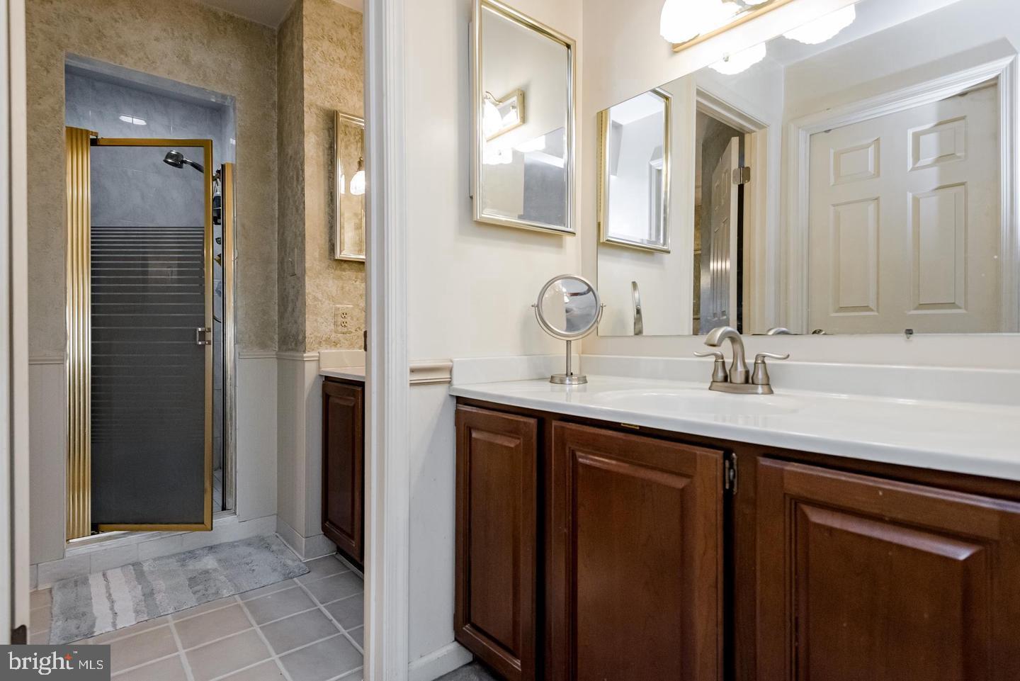 WOODMORE MEADOWS - Residential