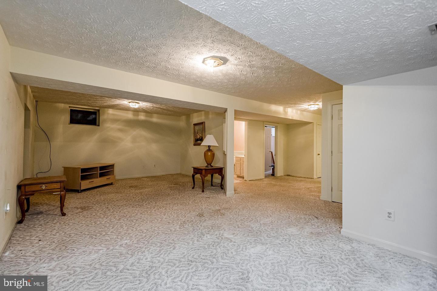 WOODMORE MEADOWS - Residential