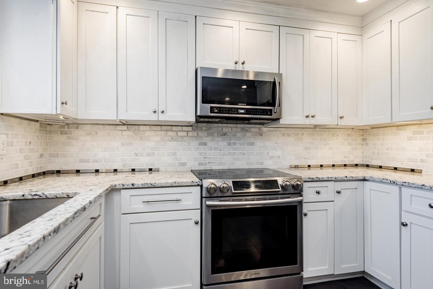 WOODMORE MEADOWS - Residential