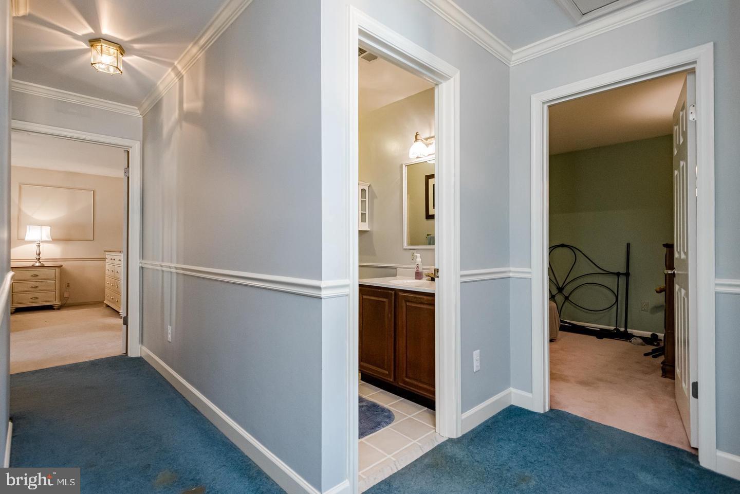 WOODMORE MEADOWS - Residential