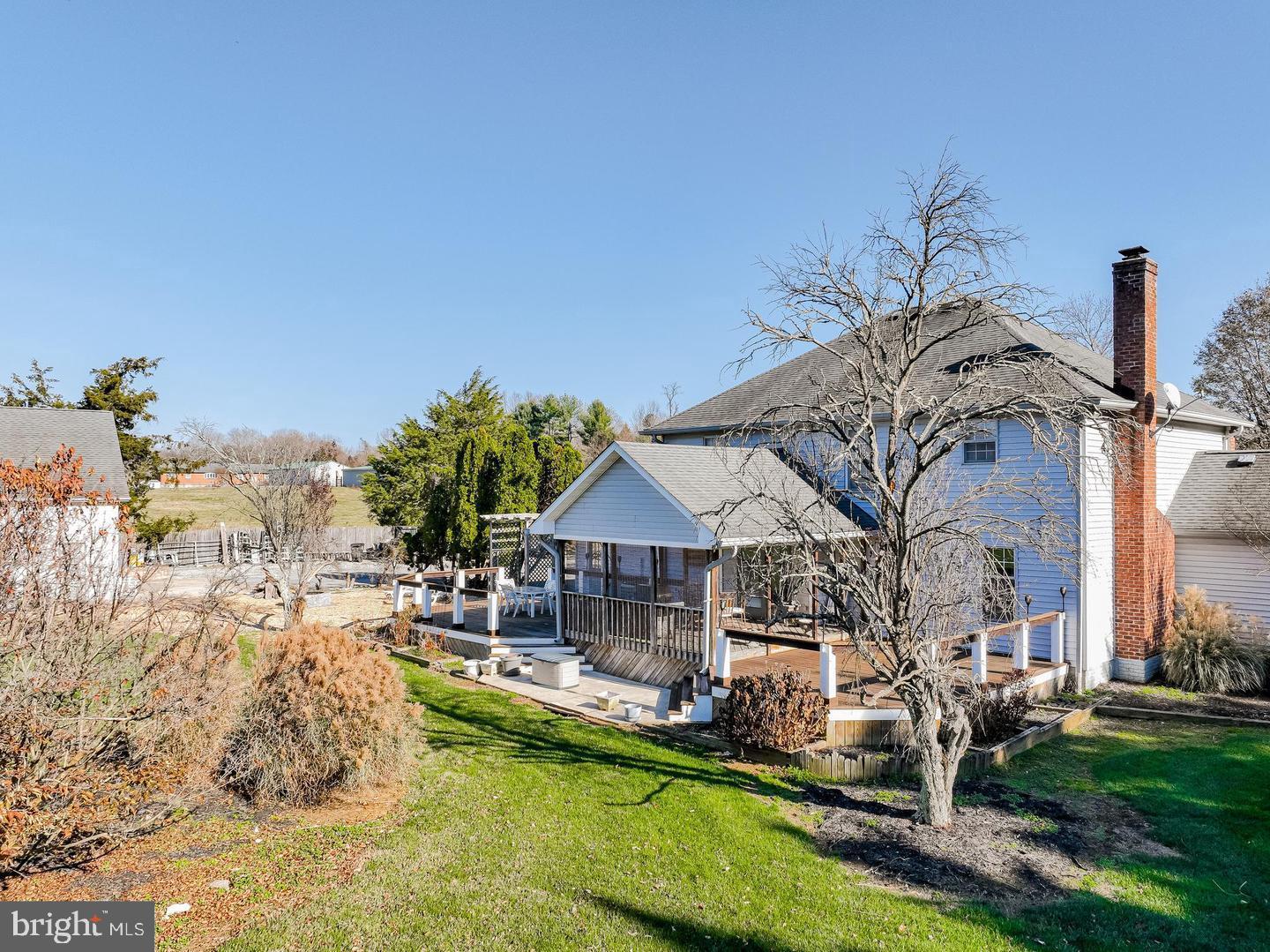 WOODMORE MEADOWS - Residential