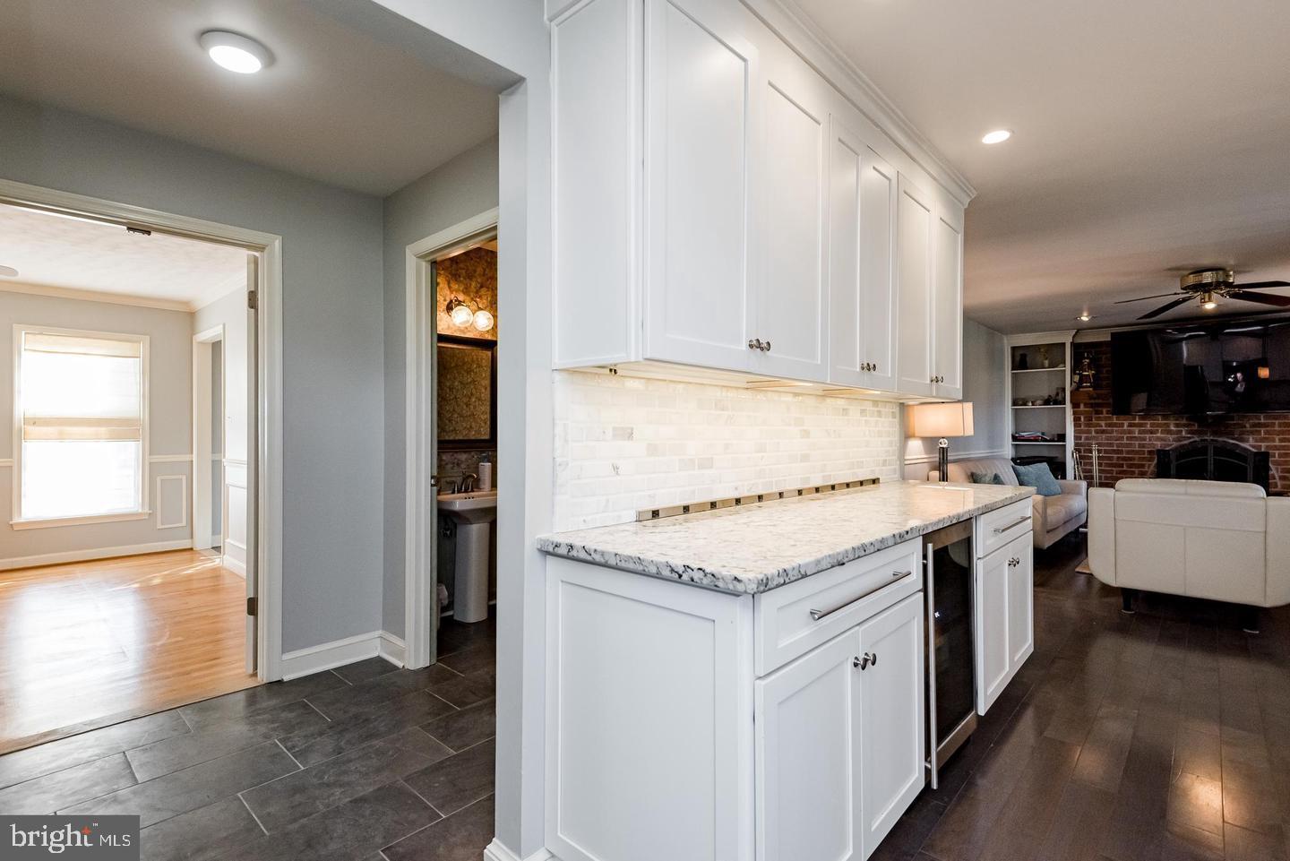WOODMORE MEADOWS - Residential