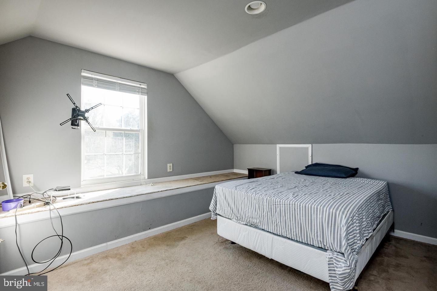 WOODMORE MEADOWS - Residential