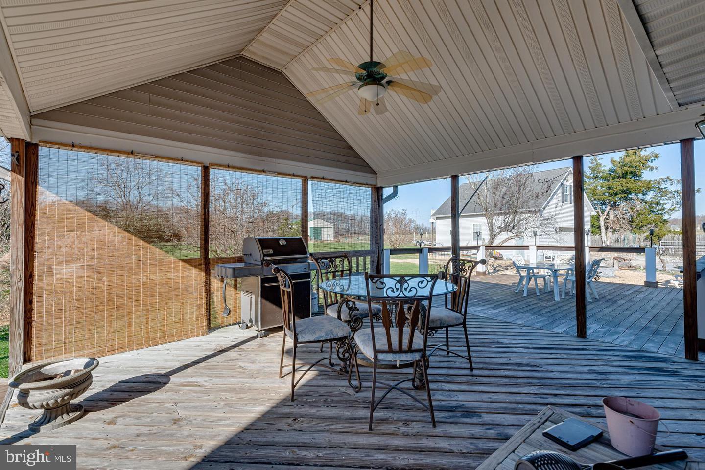 WOODMORE MEADOWS - Residential