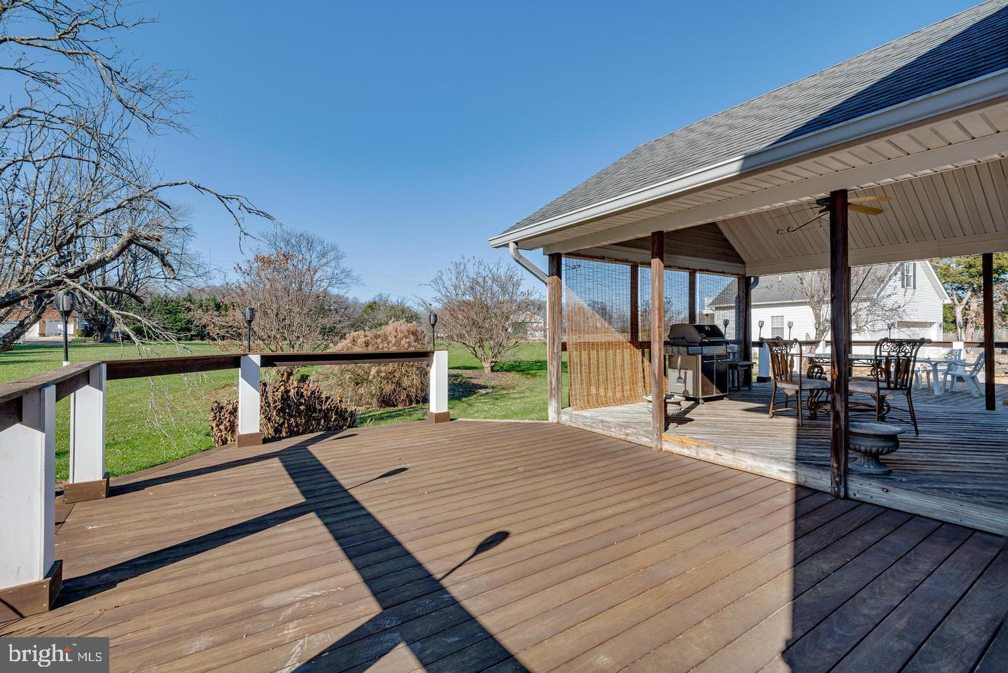 WOODMORE MEADOWS - Residential