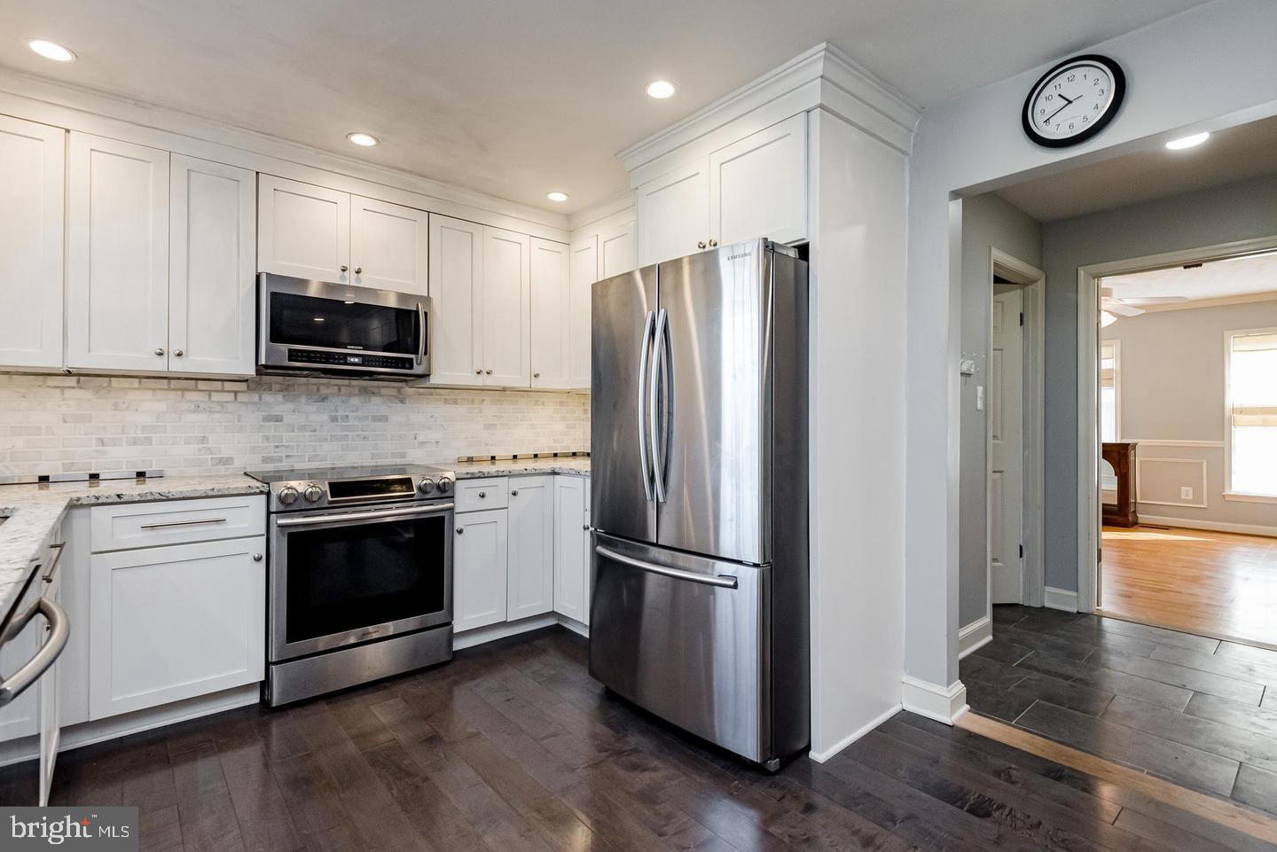 WOODMORE MEADOWS - Residential