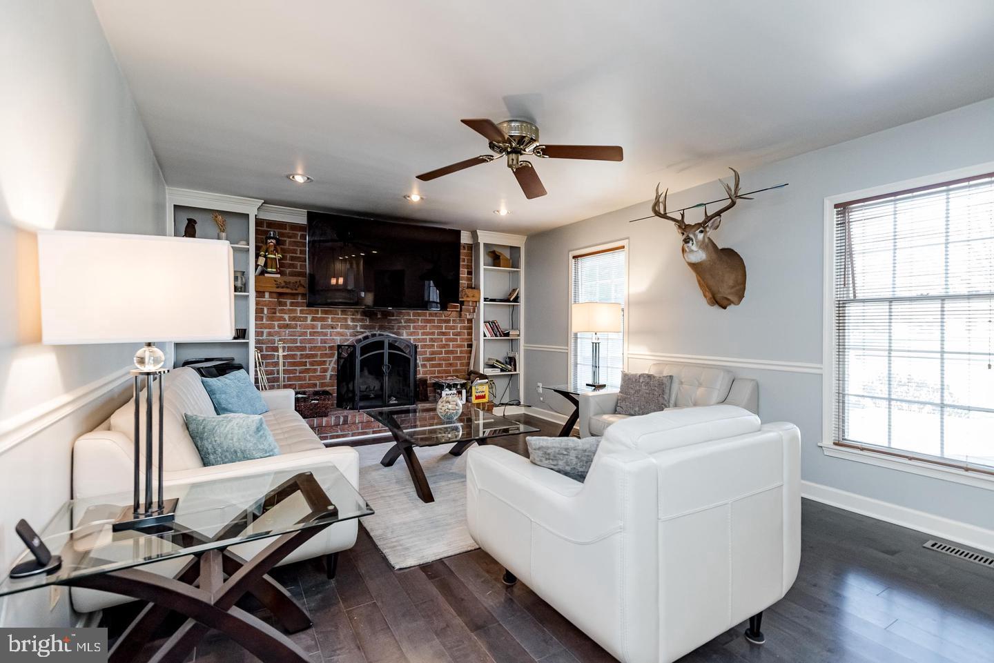 WOODMORE MEADOWS - Residential