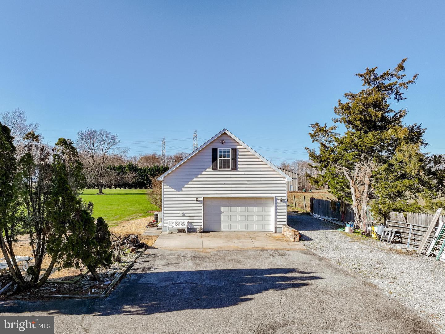 WOODMORE MEADOWS - Residential