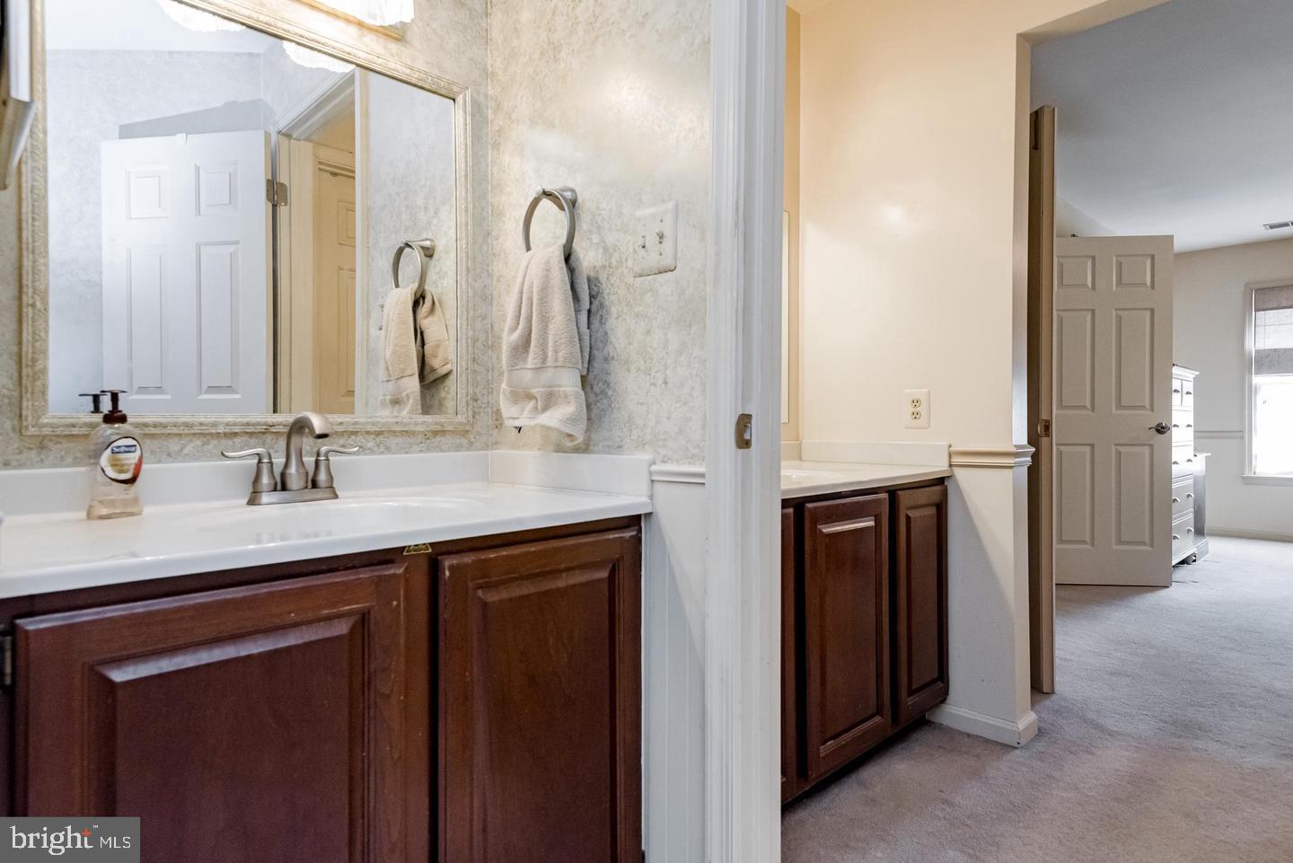 WOODMORE MEADOWS - Residential
