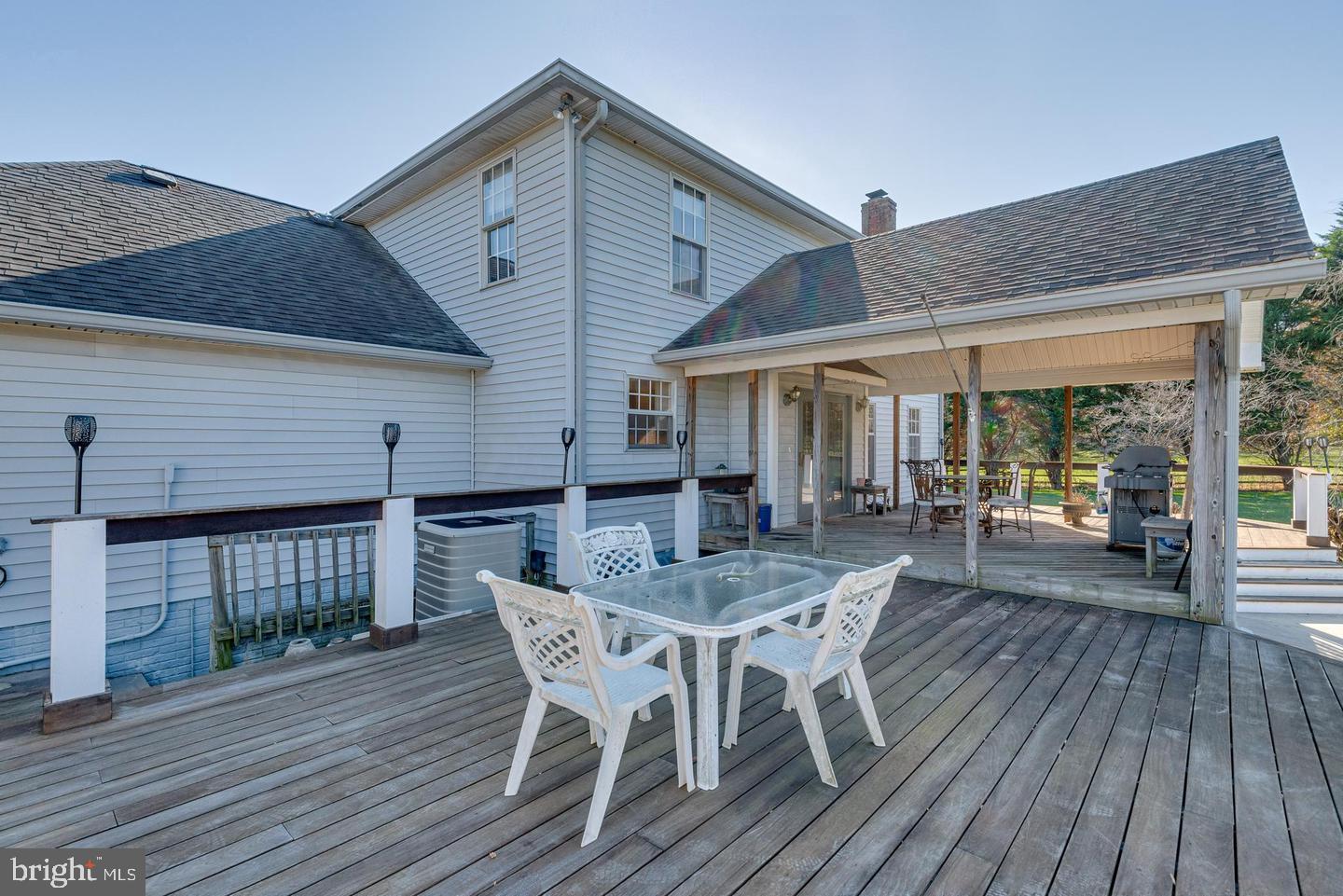 WOODMORE MEADOWS - Residential