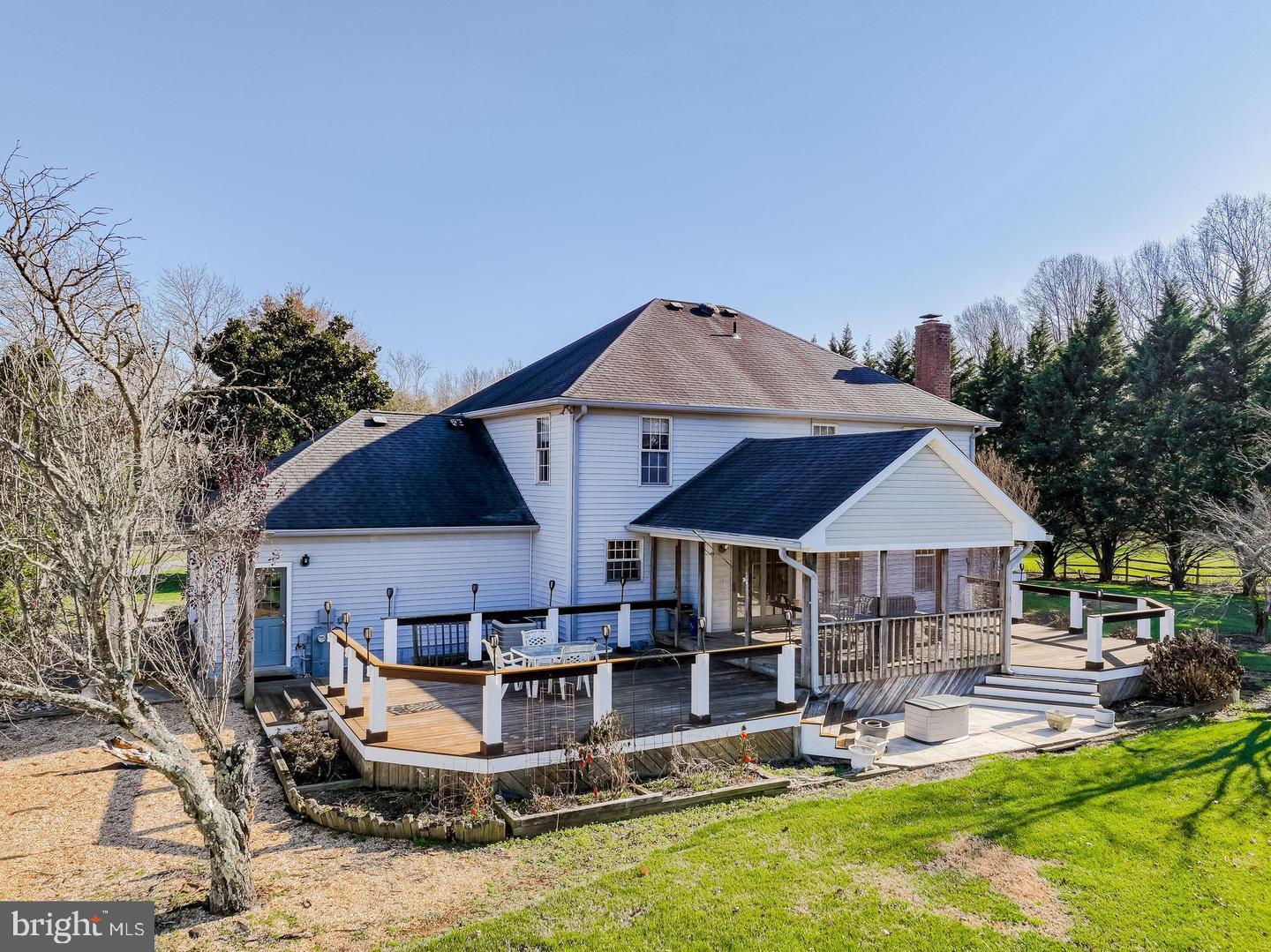 WOODMORE MEADOWS - Residential