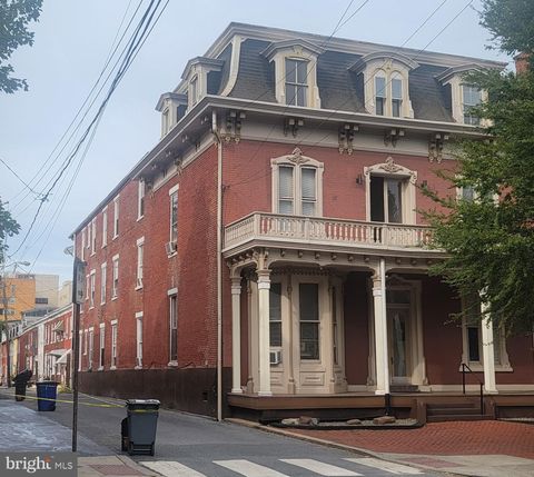 Photo of 125 E Lemon Street, LANCASTER, PA 17602 (MLS # PALA2077322)