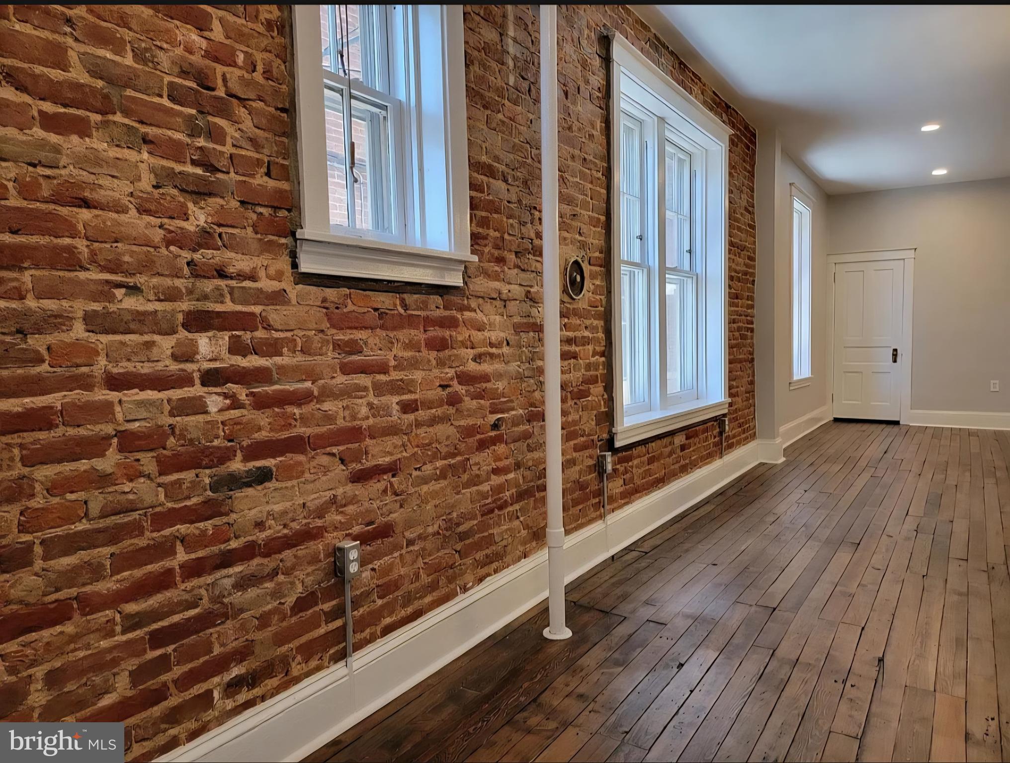 125 E LEMON STREET