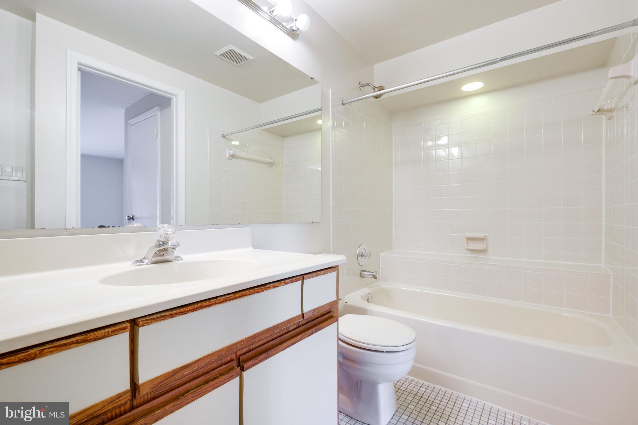 NEWGATE - Residential Lease