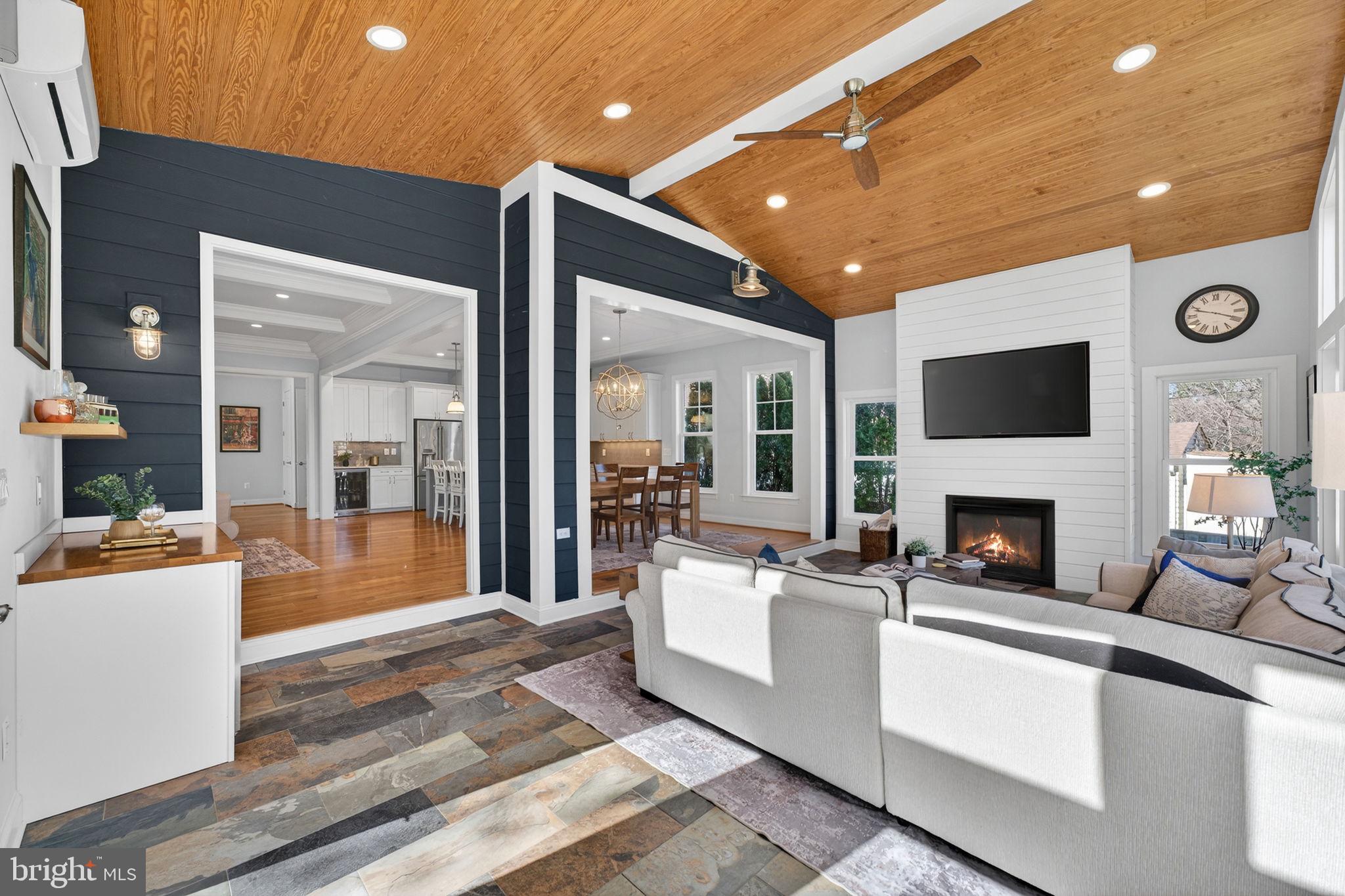 LEE BOULEVARD HEIGHTS - Residential