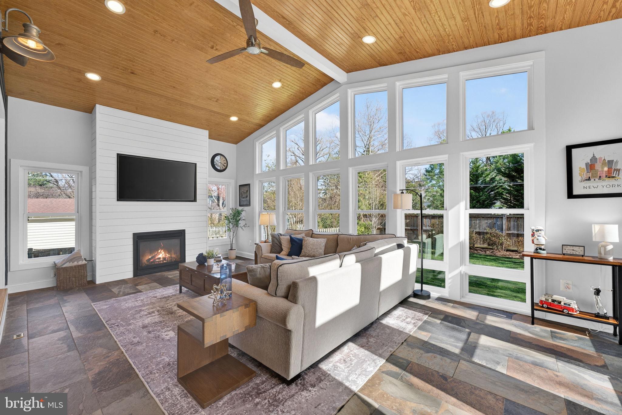 LEE BOULEVARD HEIGHTS - Residential