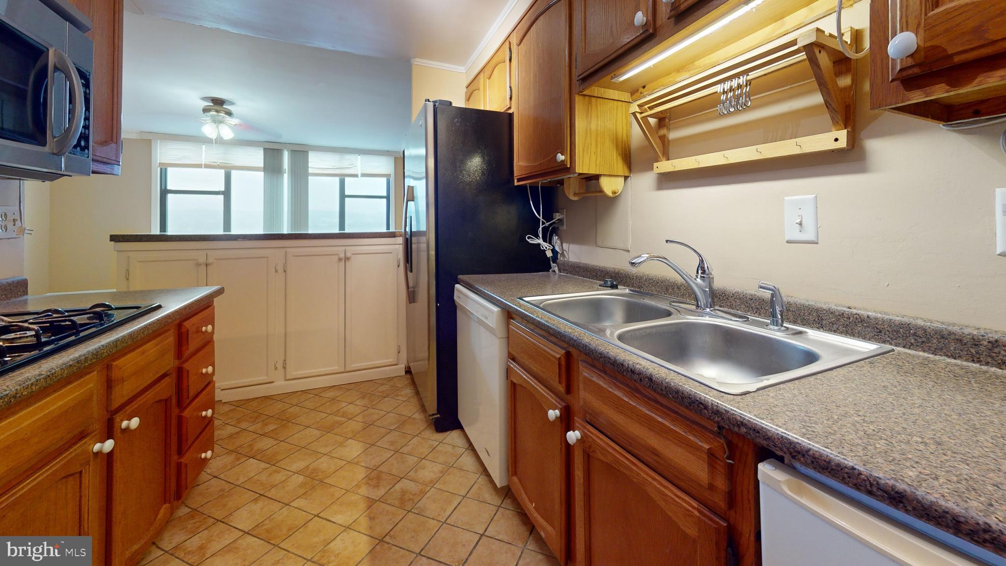 FORTY SIX HUNDRED - Residential Lease