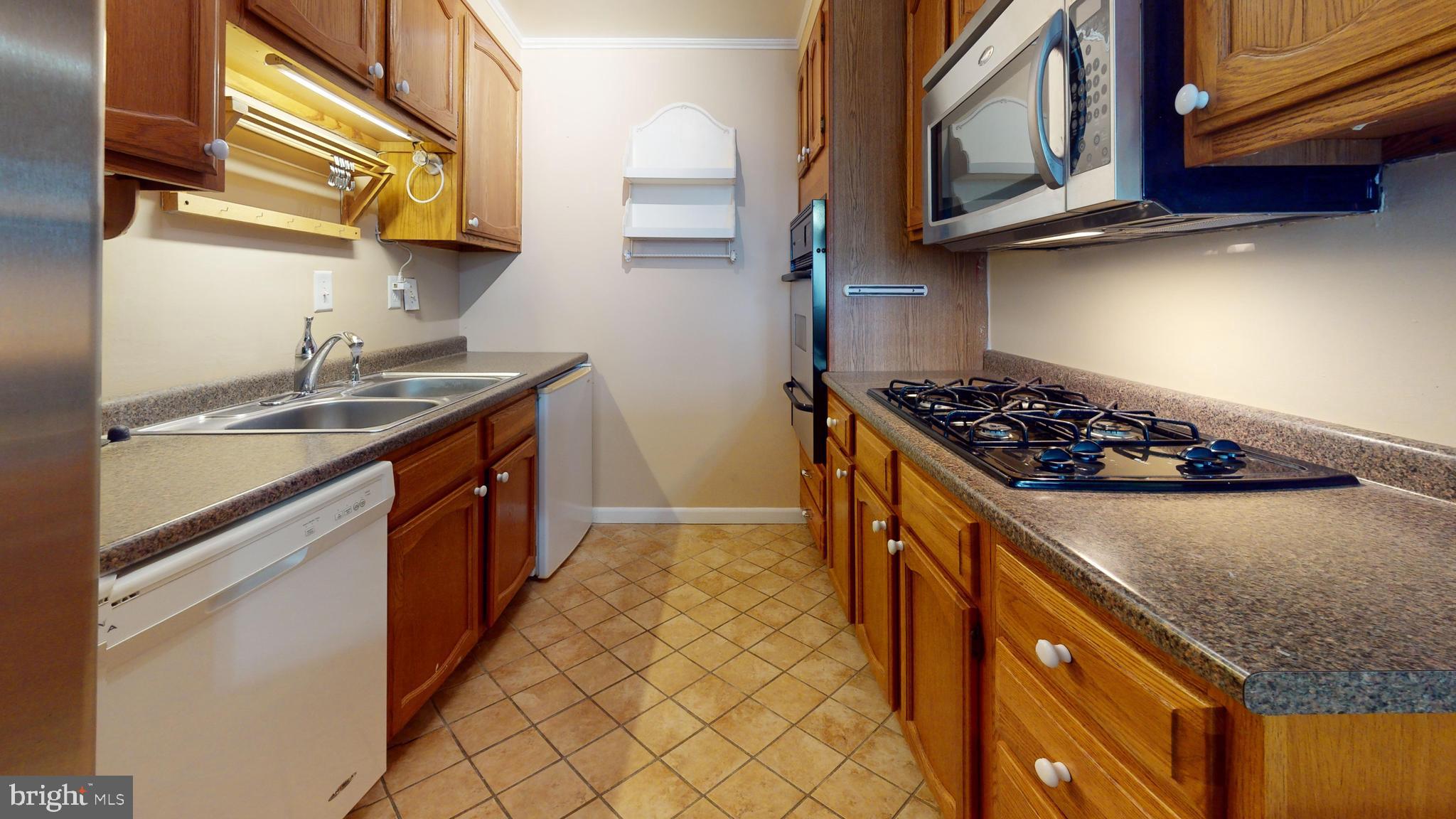 FORTY SIX HUNDRED - Residential Lease