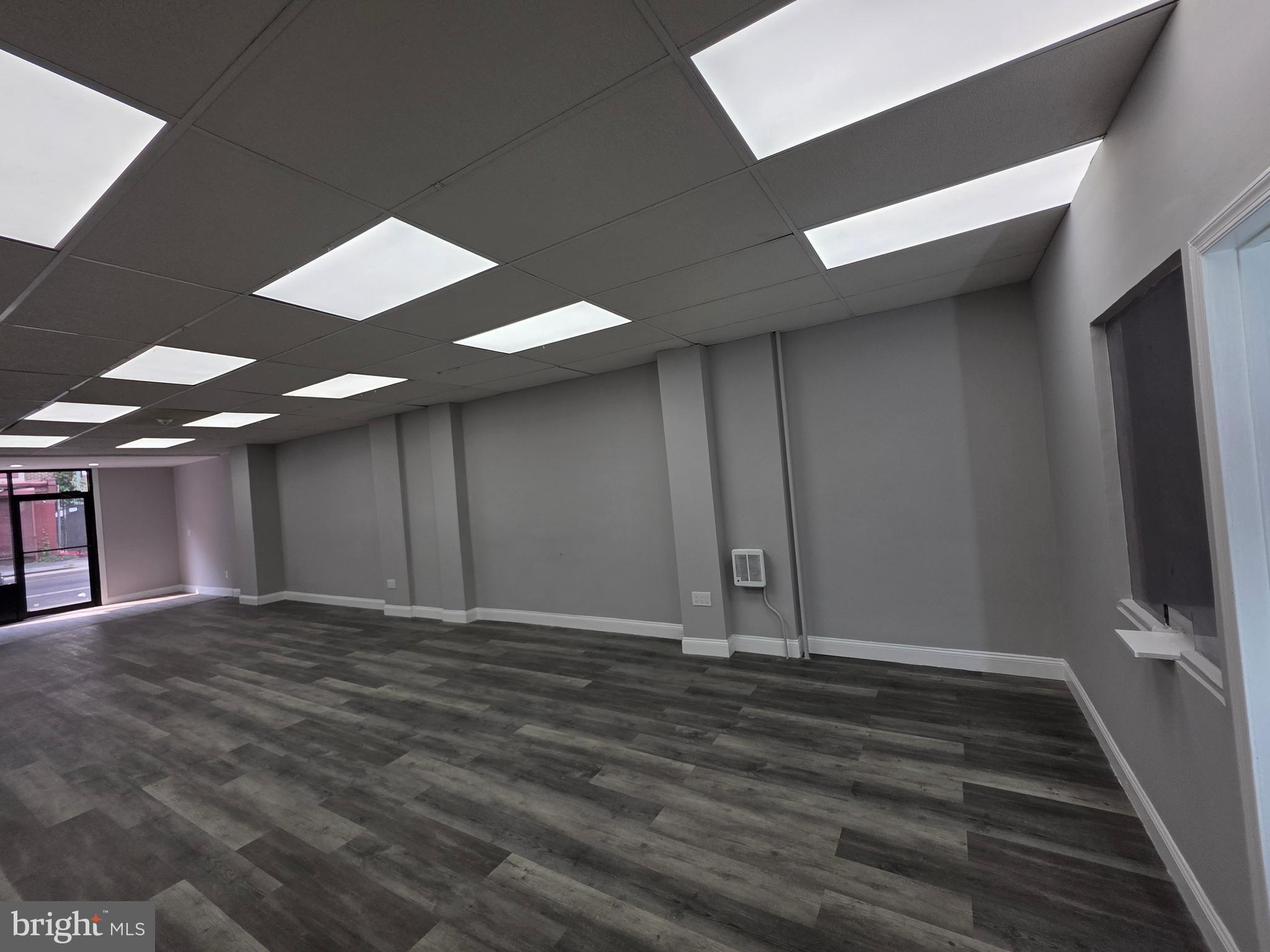 FRANKFORD - Commercial Lease