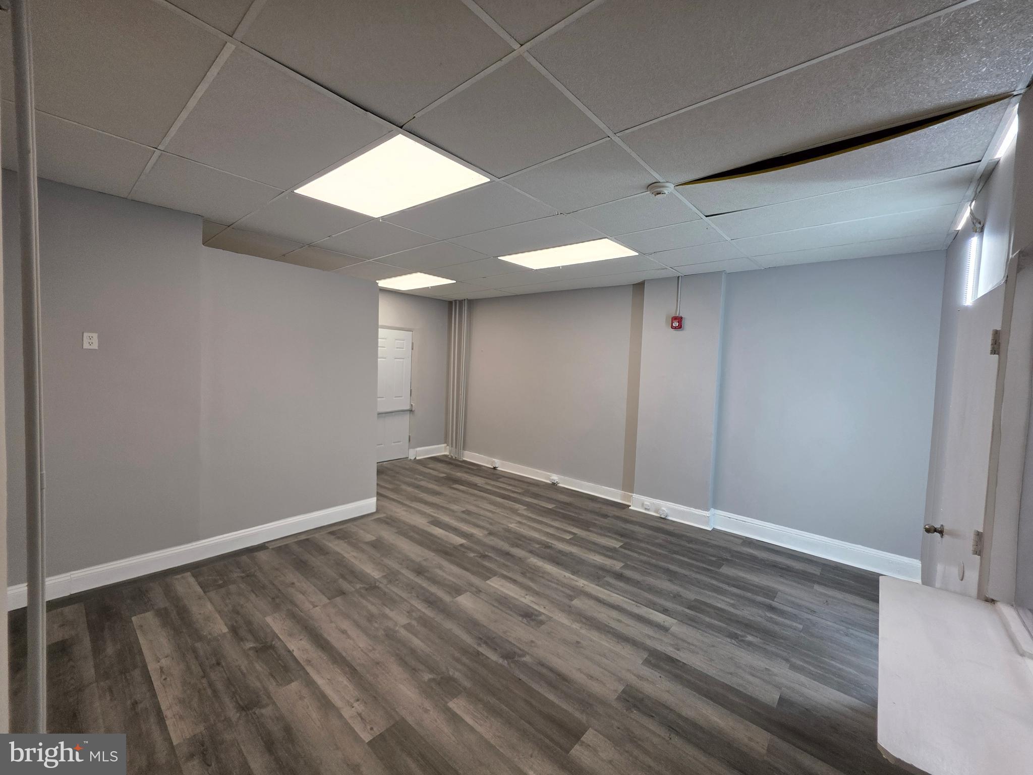 FRANKFORD - Commercial Lease