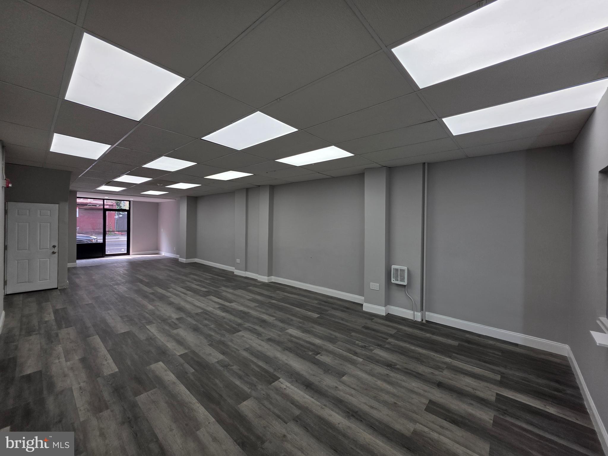 FRANKFORD - Commercial Lease