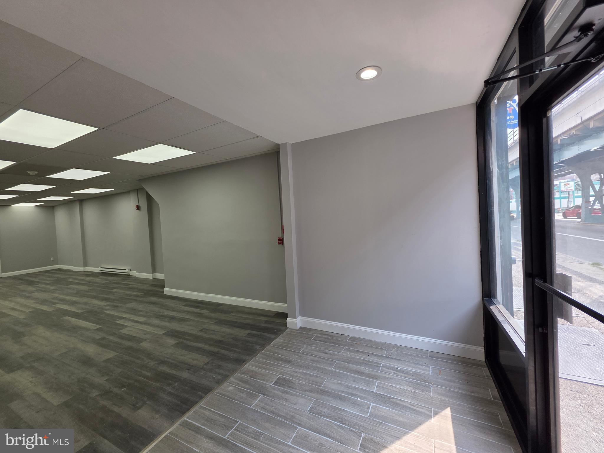 FRANKFORD - Commercial Lease