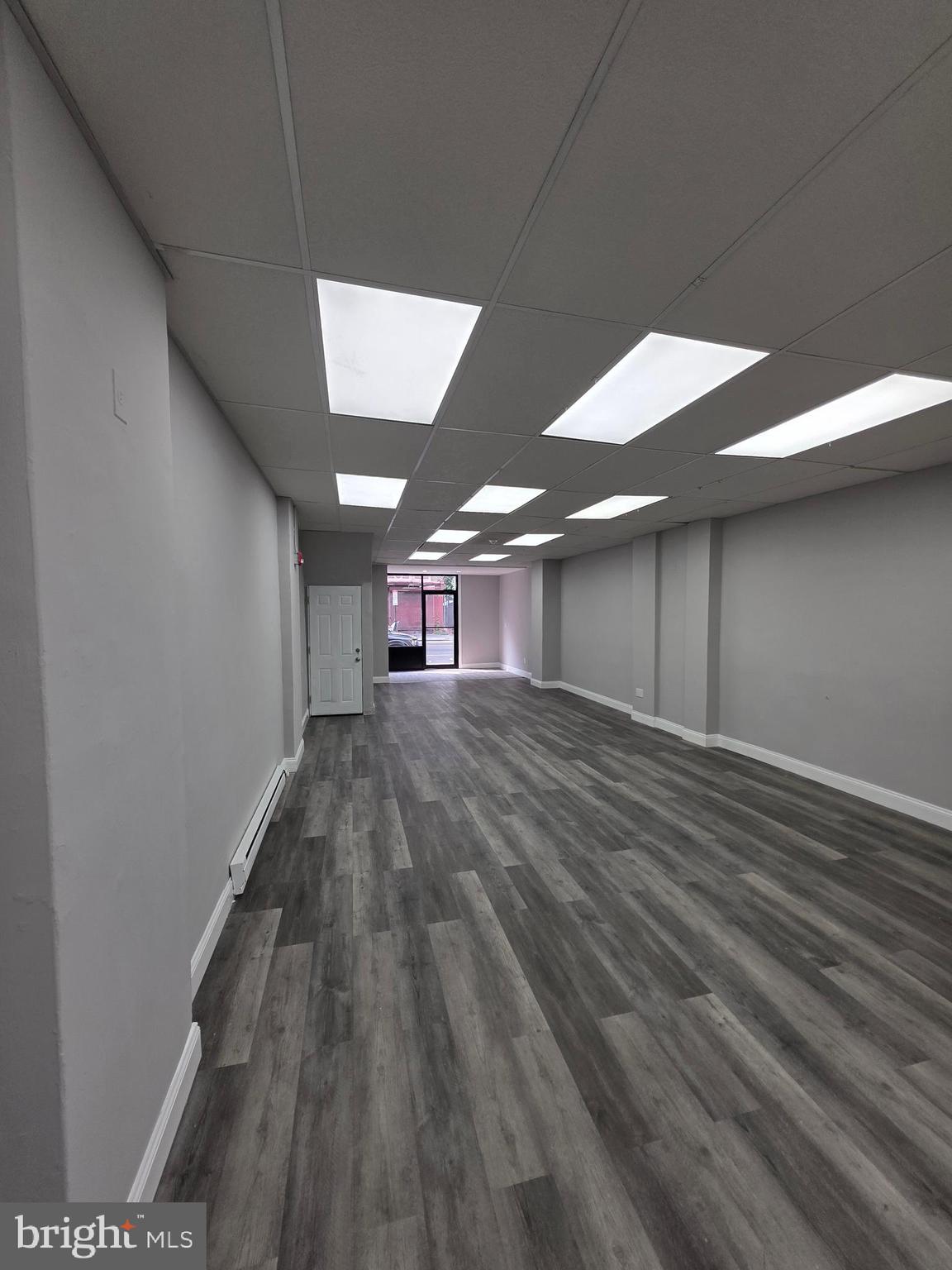 FRANKFORD - Commercial Lease