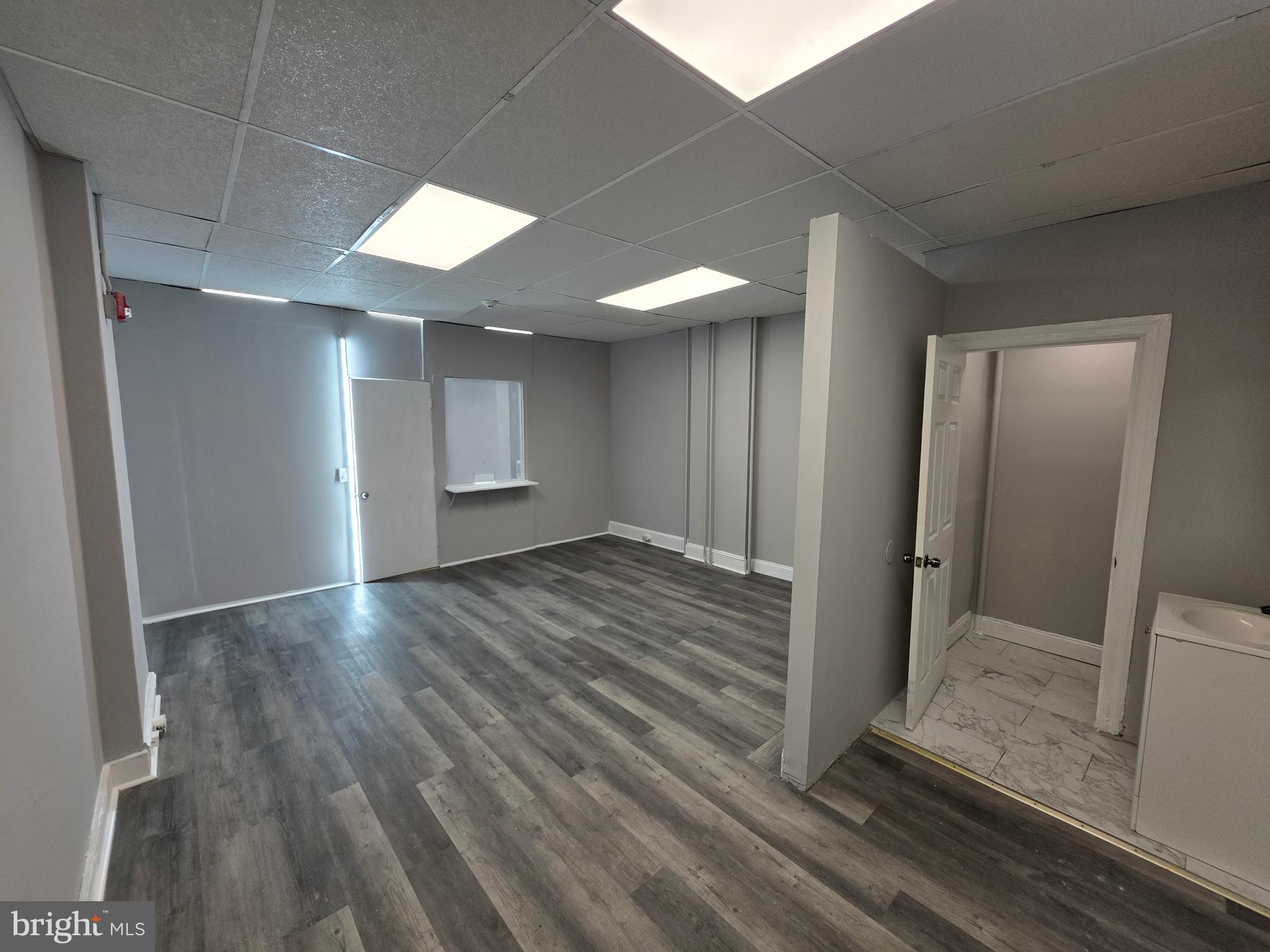 FRANKFORD - Commercial Lease