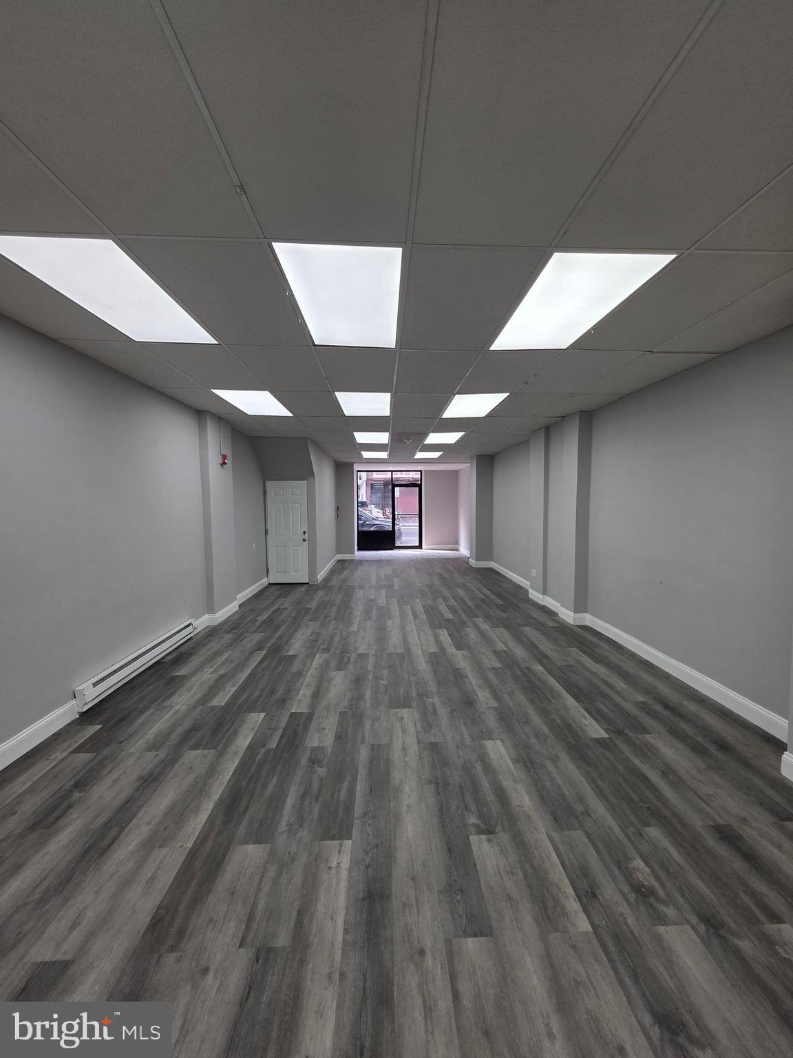 FRANKFORD - Commercial Lease