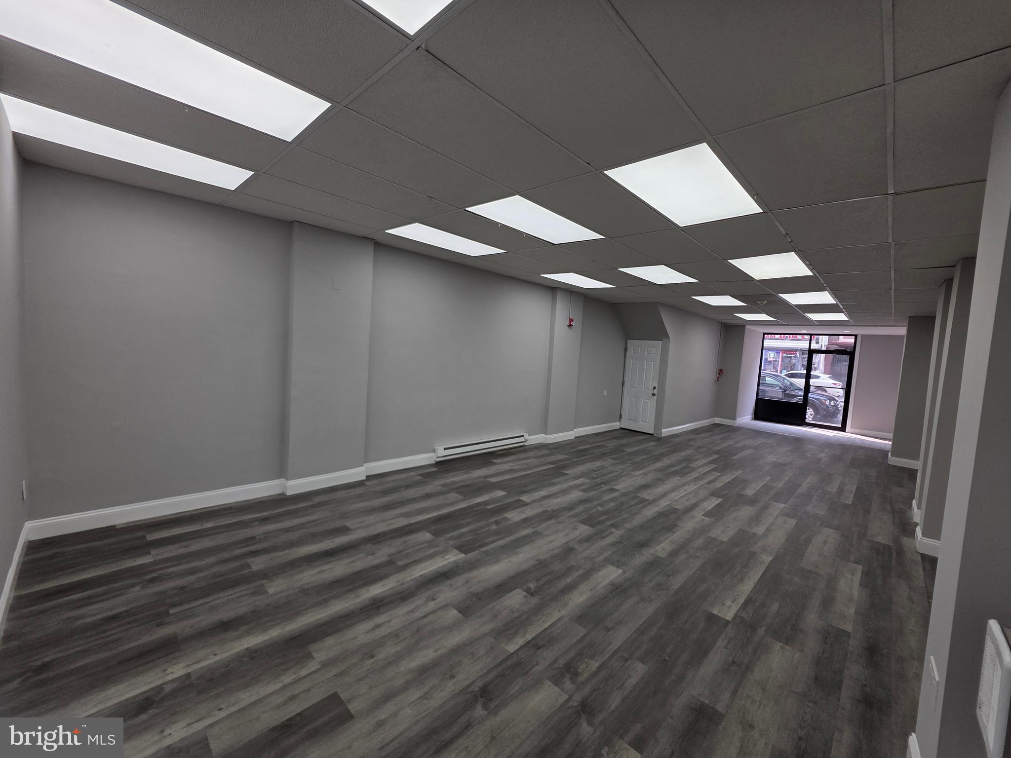 FRANKFORD - Commercial Lease