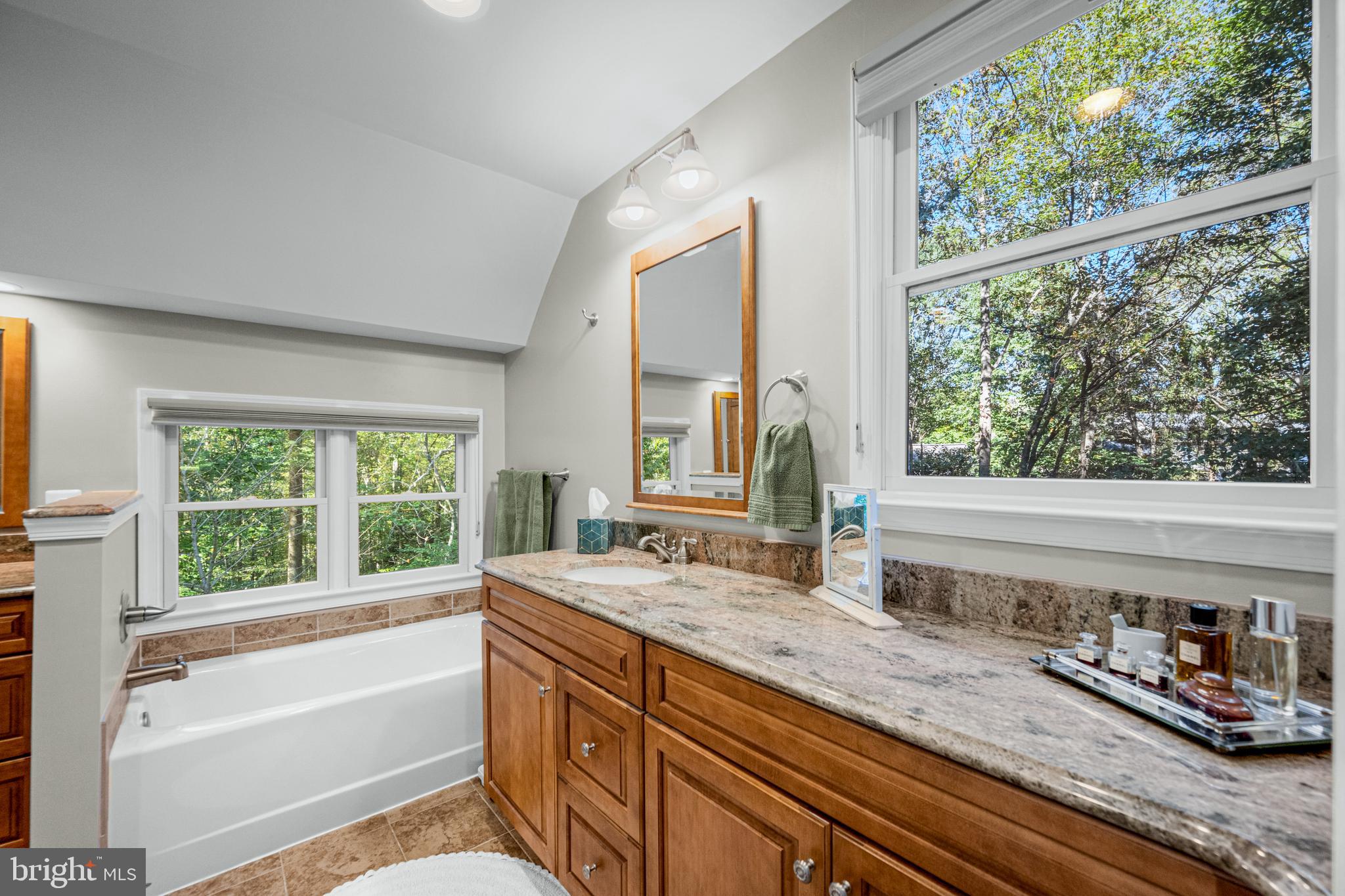 WARFIELDS RANGE - Residential