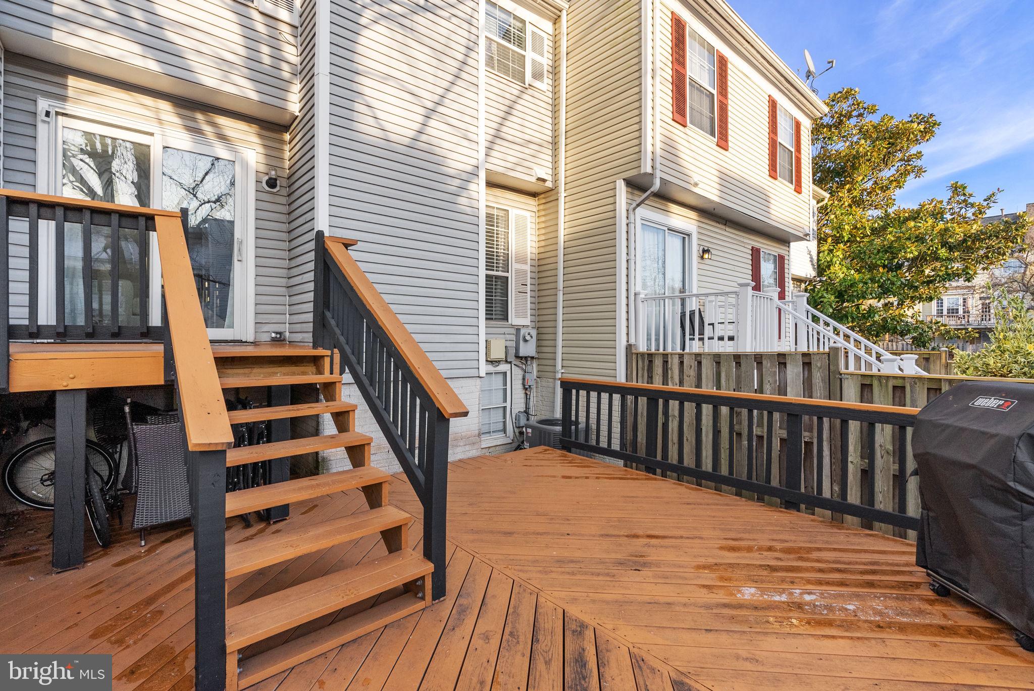 POTOMAC CROSSING - Residential