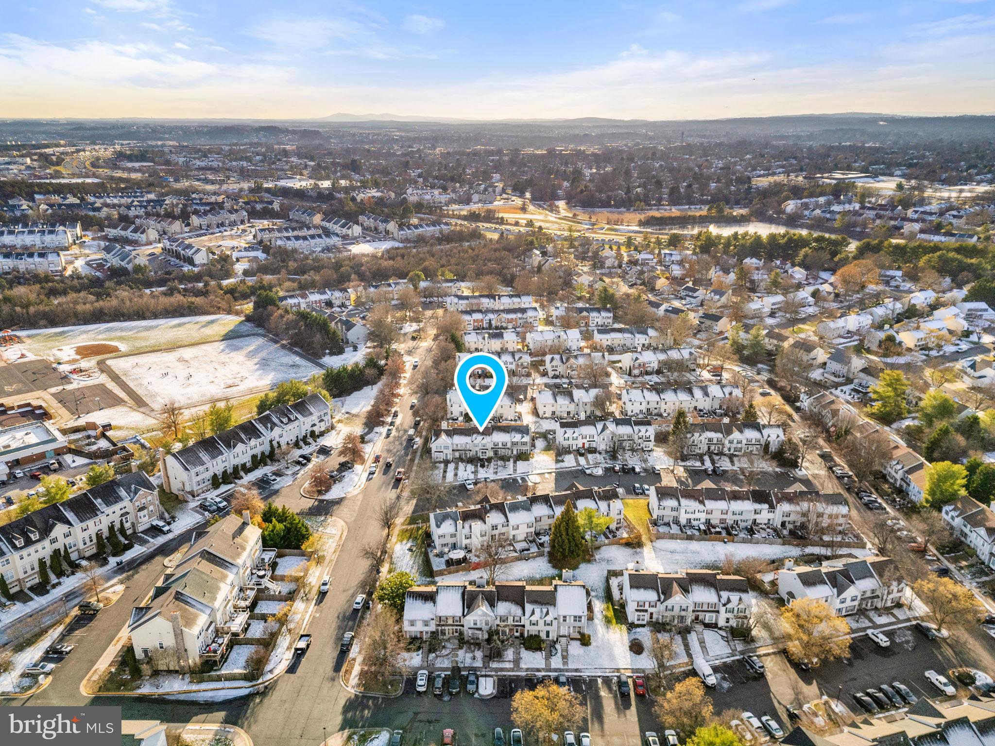 POTOMAC CROSSING - Residential