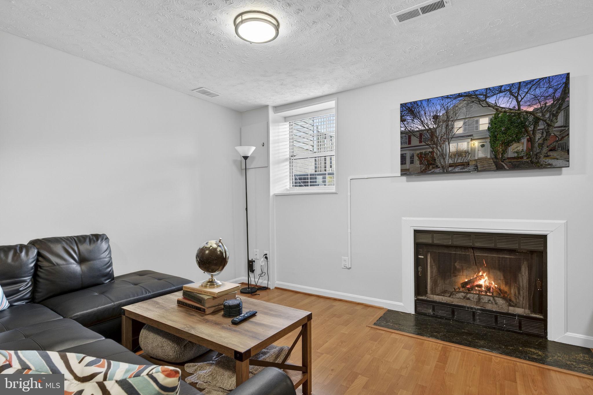 POTOMAC CROSSING - Residential