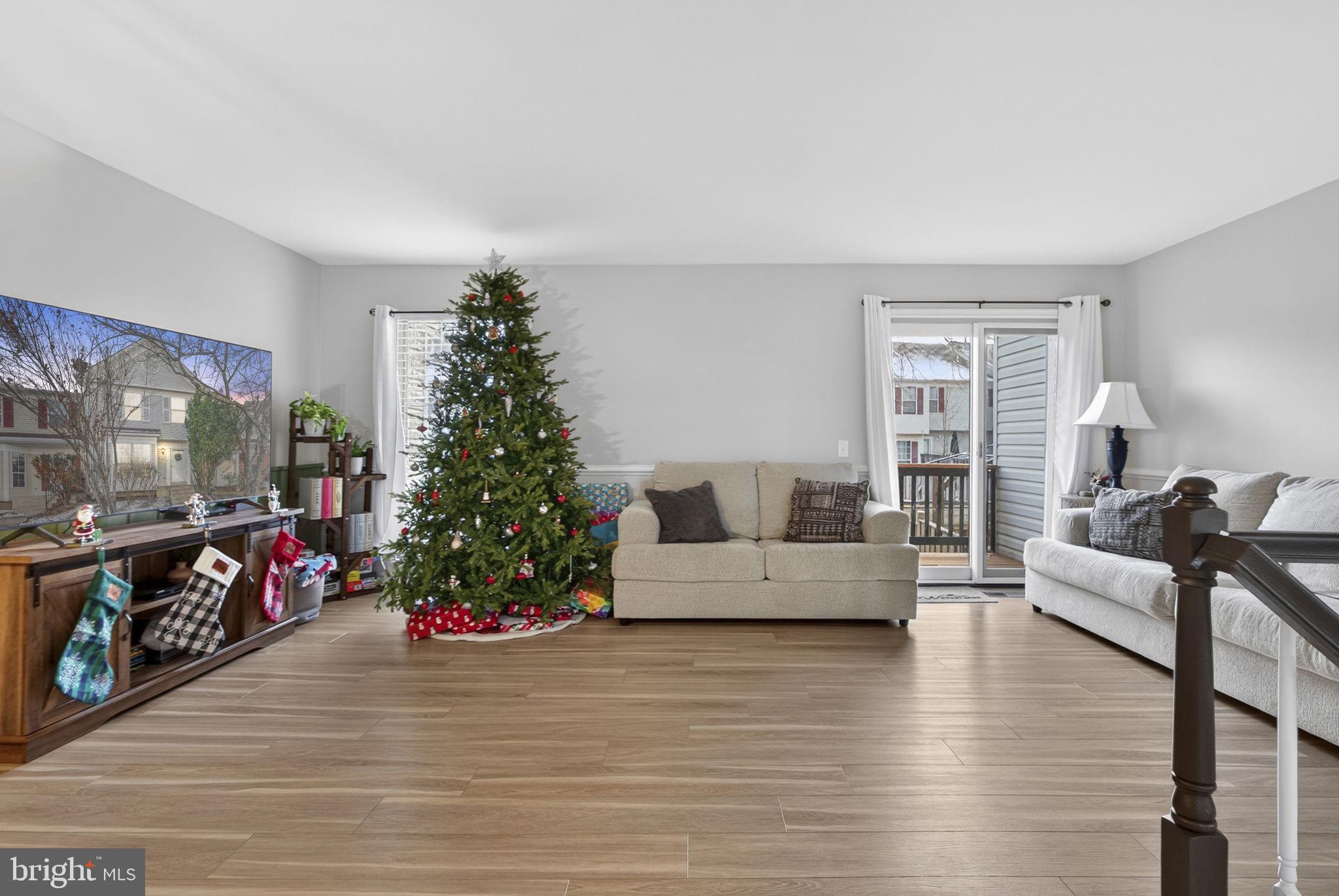 POTOMAC CROSSING - Residential