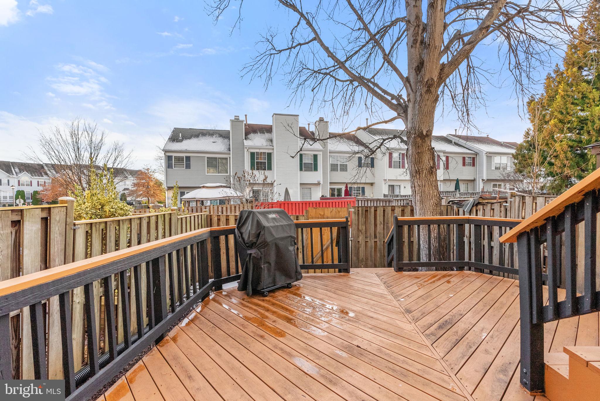 POTOMAC CROSSING - Residential