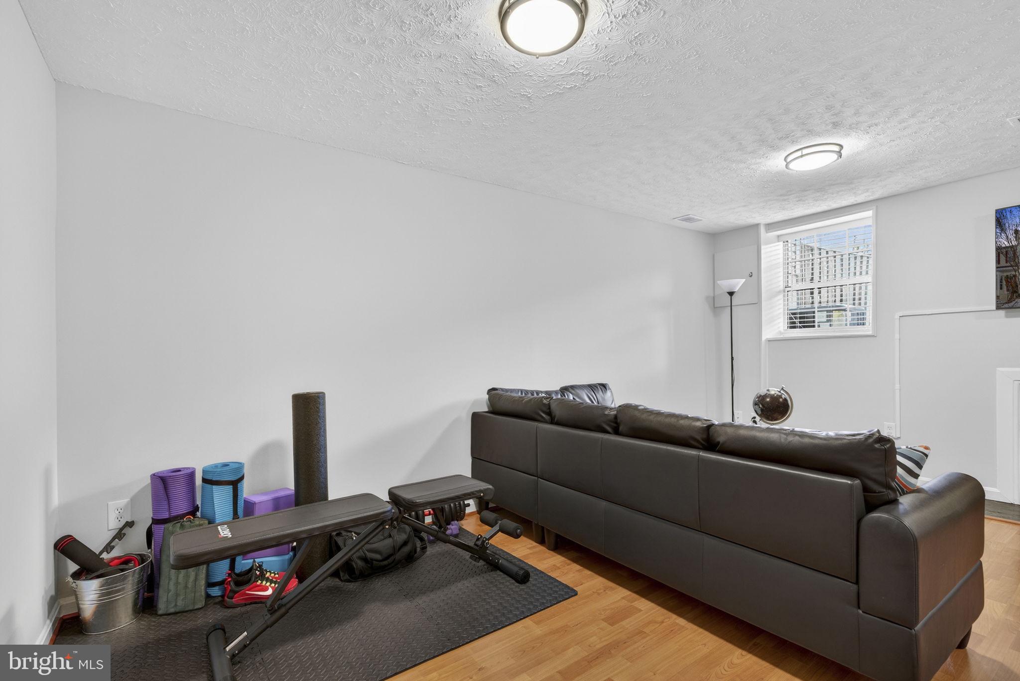 POTOMAC CROSSING - Residential