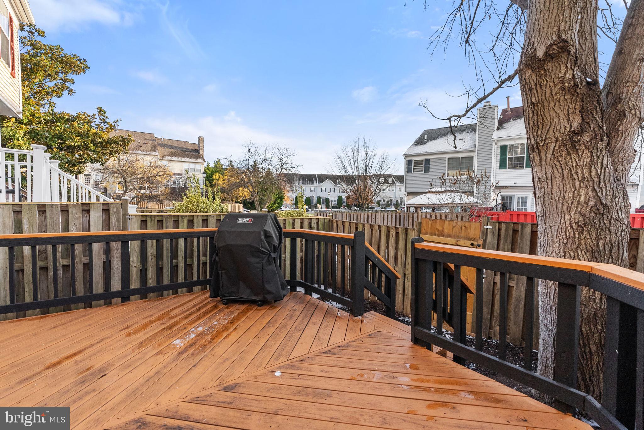 POTOMAC CROSSING - Residential