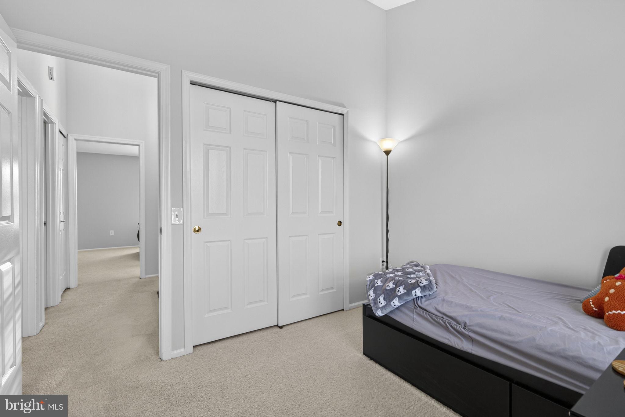 POTOMAC CROSSING - Residential