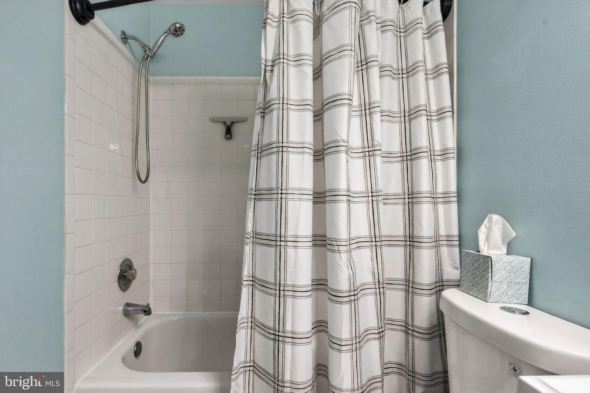 POTOMAC CROSSING - Residential