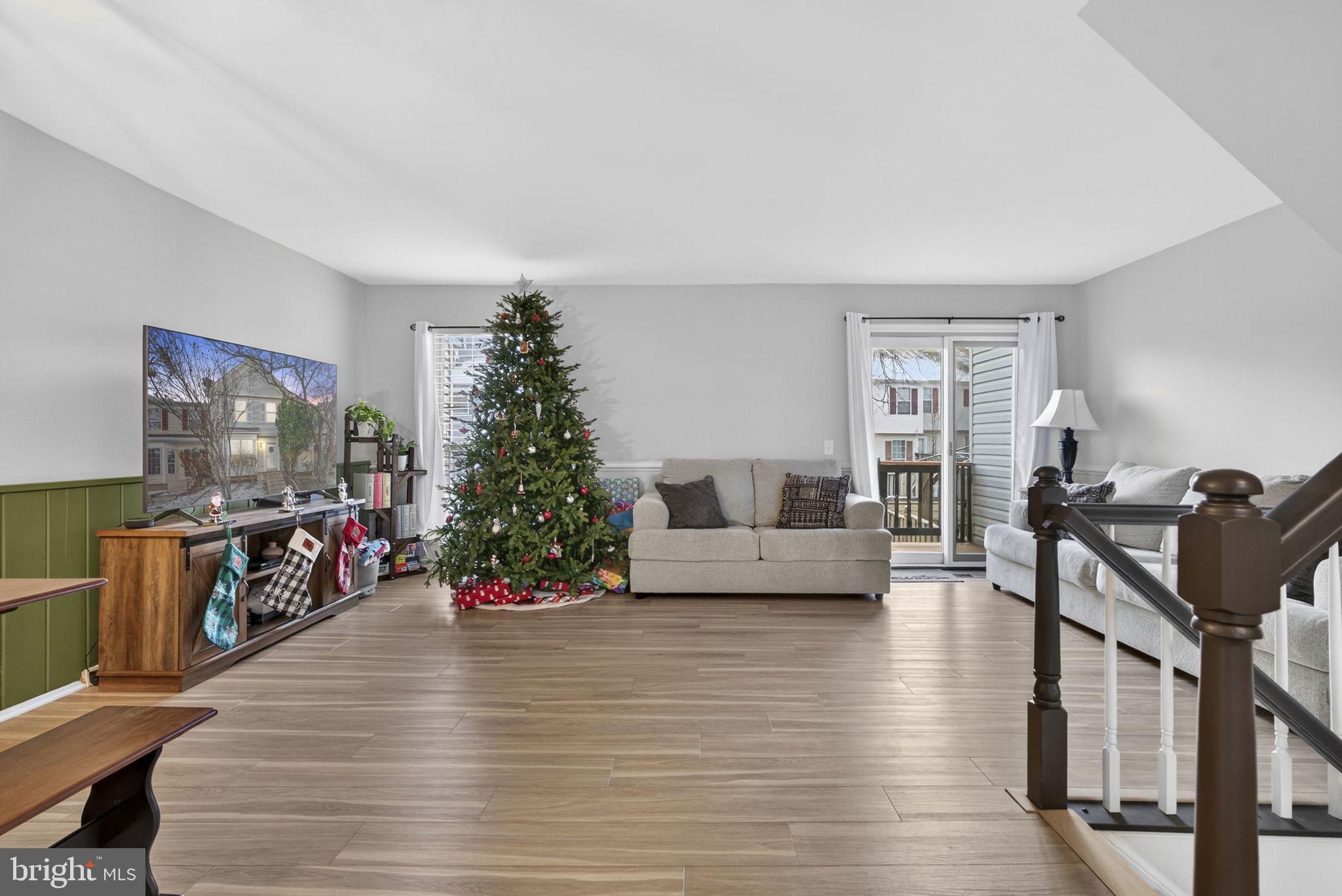 POTOMAC CROSSING - Residential